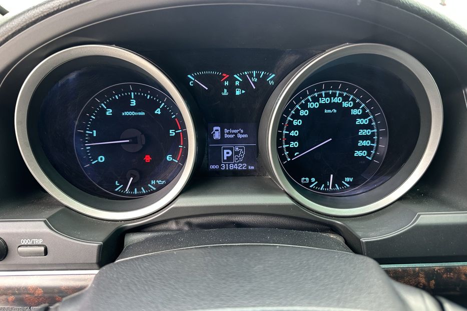 Продам Toyota Land Cruiser 200 Diesel 2008 года в Киеве