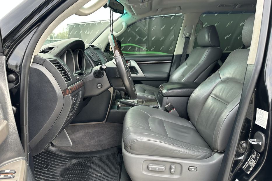 Продам Toyota Land Cruiser 200 Diesel 2008 года в Киеве