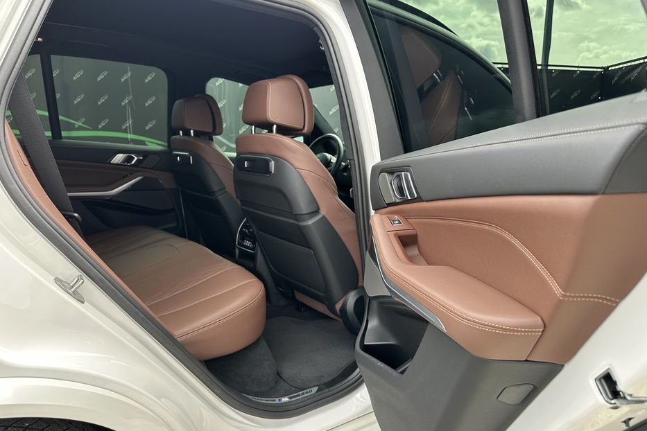 Продам BMW X5 M60I Xdrive 2023 года в Киеве