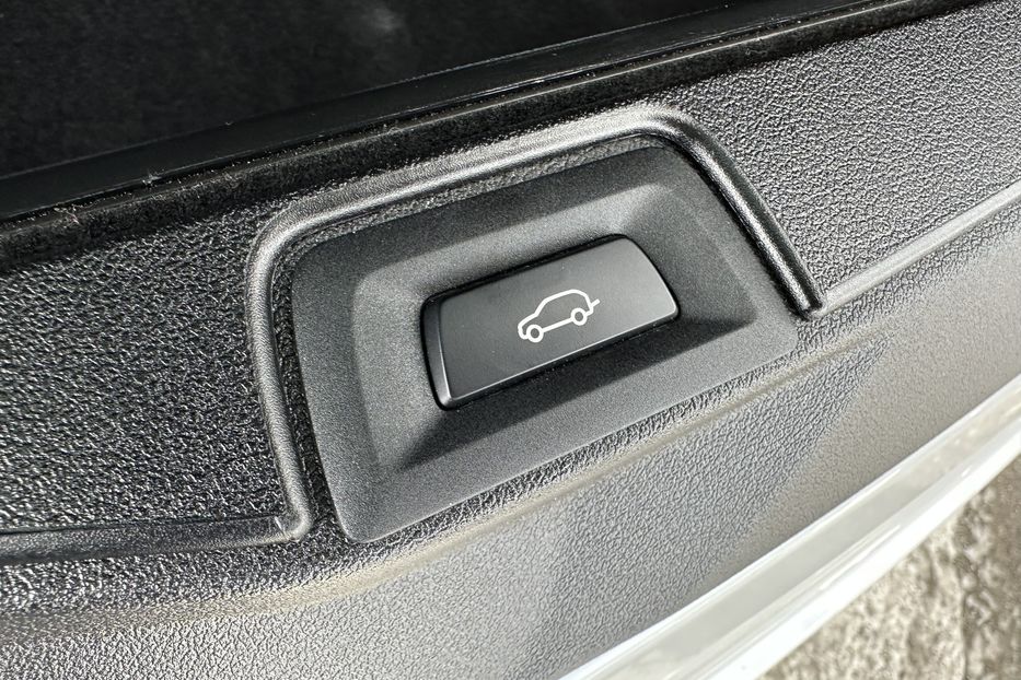 Продам BMW X5 M60I Xdrive 2023 года в Киеве