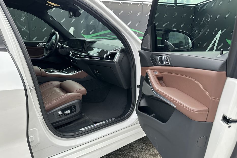 Продам BMW X5 M60I Xdrive 2023 года в Киеве