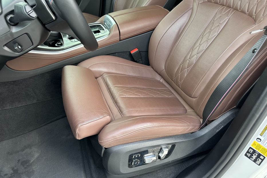 Продам BMW X5 M60I Xdrive 2023 года в Киеве