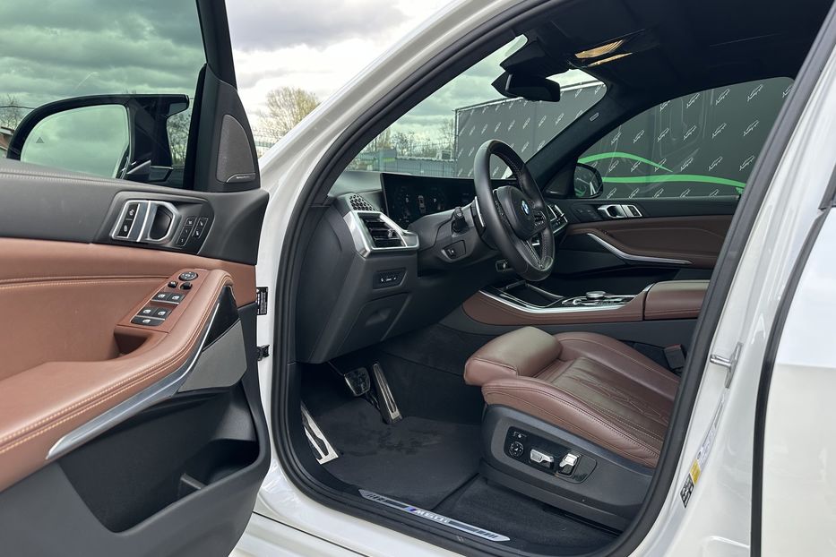 Продам BMW X5 M60I Xdrive 2023 года в Киеве