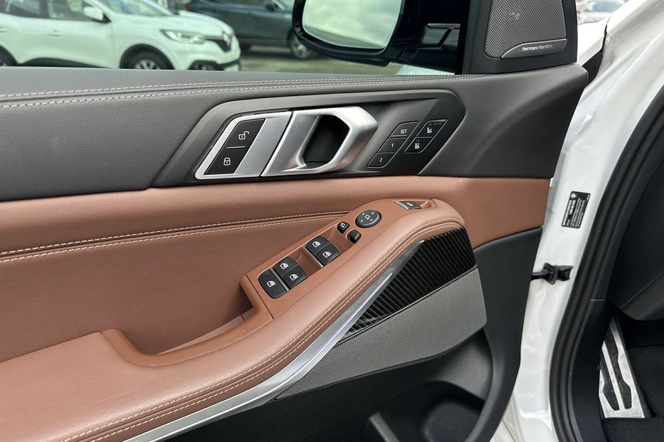 Продам BMW X5 M60I Xdrive 2023 года в Киеве