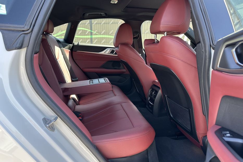 Продам BMW iX I40 Xdrive 2024 года в Киеве