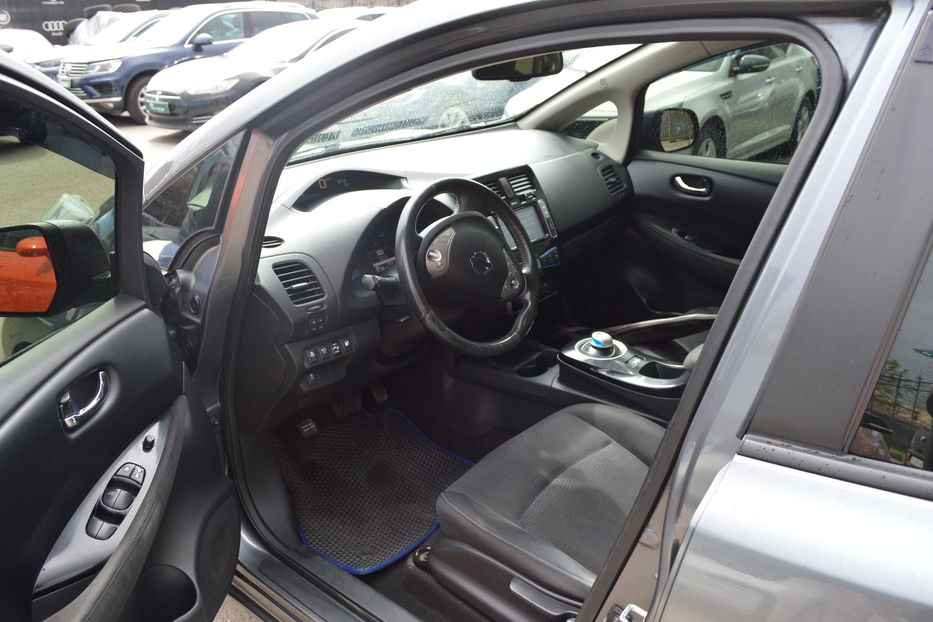 Продам Nissan Leaf +Webasto 2014 года в Одессе