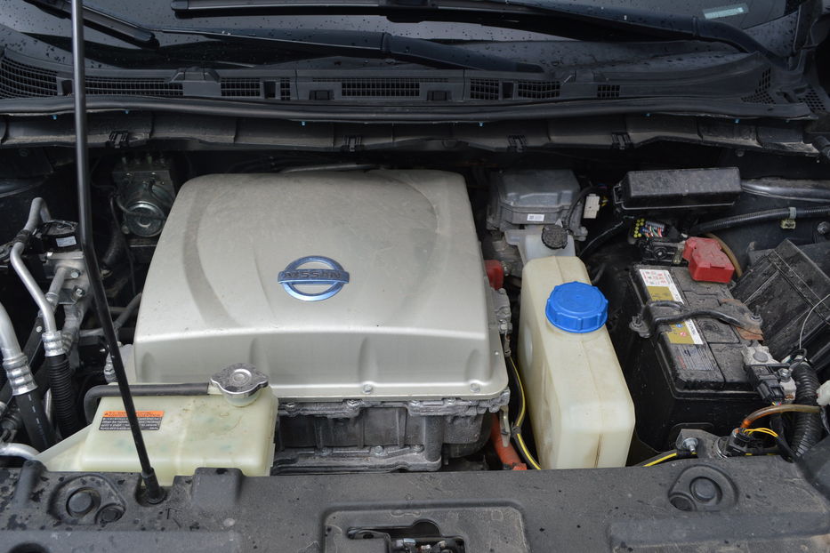 Продам Nissan Leaf +Webasto 2014 года в Одессе