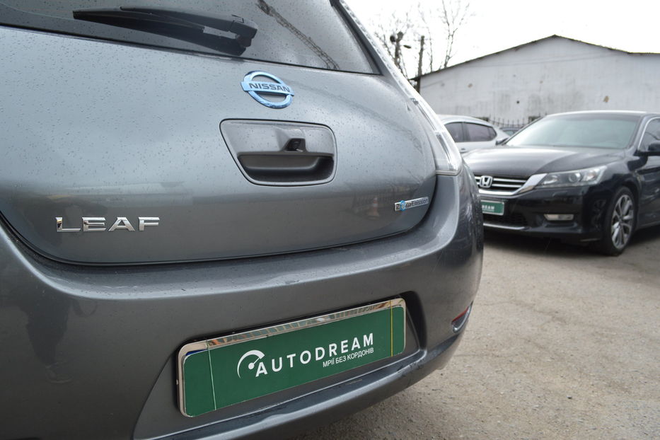 Продам Nissan Leaf +Webasto 2014 года в Одессе