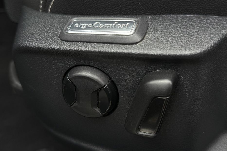 Продам Volkswagen Passat B8 2.0TDI 150к.с. ПАНОРАМА,КАМЕРА 2021 года в Львове