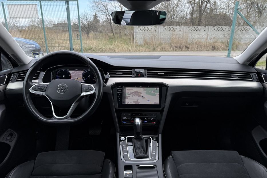 Продам Volkswagen Passat B8 2.0TDI 150к.с. ПАНОРАМА,КАМЕРА 2021 года в Львове