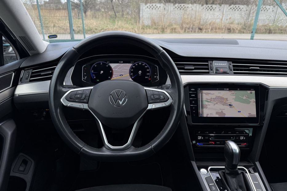 Продам Volkswagen Passat B8 2.0TDI 150к.с. ПАНОРАМА,КАМЕРА 2021 года в Львове