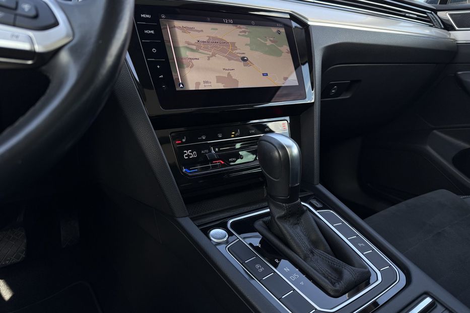 Продам Volkswagen Passat B8 2.0TDI 150к.с. ПАНОРАМА,КАМЕРА 2021 года в Львове