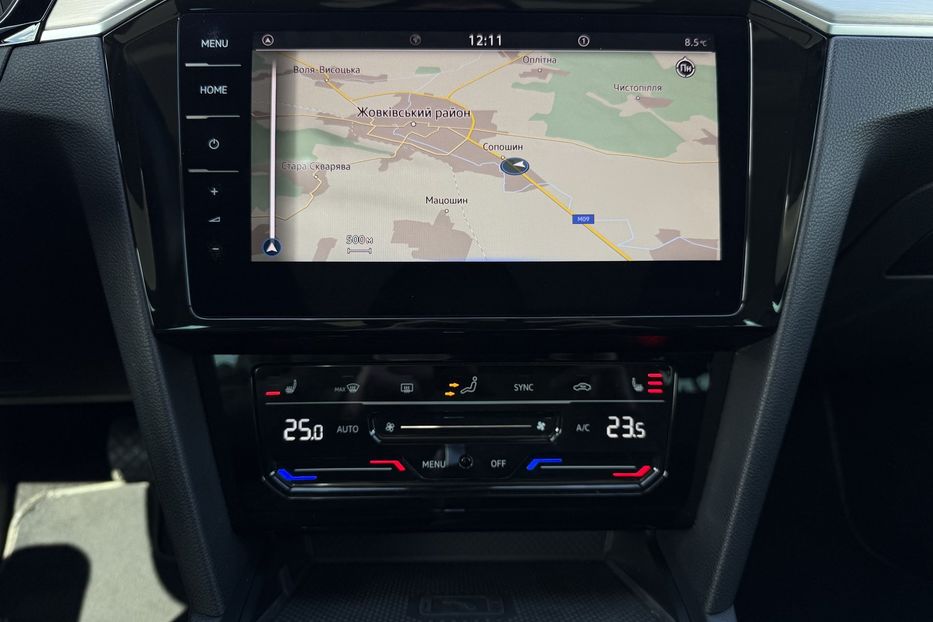 Продам Volkswagen Passat B8 2.0TDI 150к.с. ПАНОРАМА,КАМЕРА 2021 года в Львове