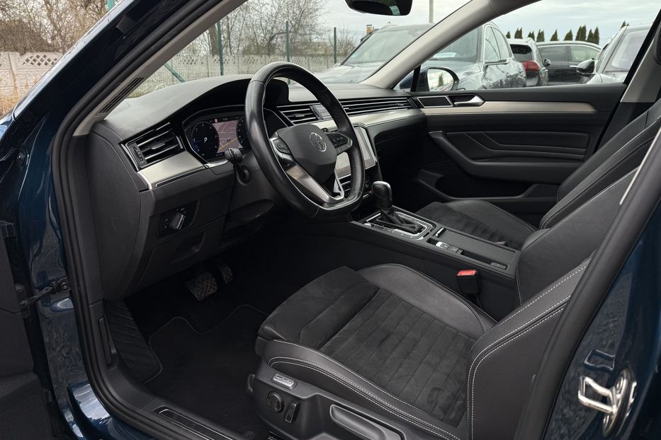 Продам Volkswagen Passat B8 2.0TDI 150к.с. ПАНОРАМА,КАМЕРА 2021 года в Львове