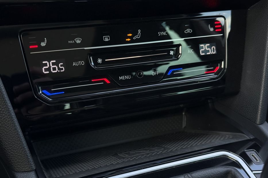 Продам Volkswagen Passat B8 2.0TDI 150к.с. ПАНОРАМА,КАМЕРА 2021 года в Львове