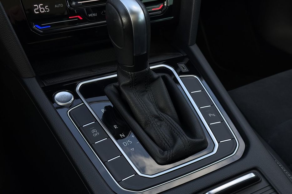 Продам Volkswagen Passat B8 2.0TDI 150к.с. ПАНОРАМА,КАМЕРА 2021 года в Львове