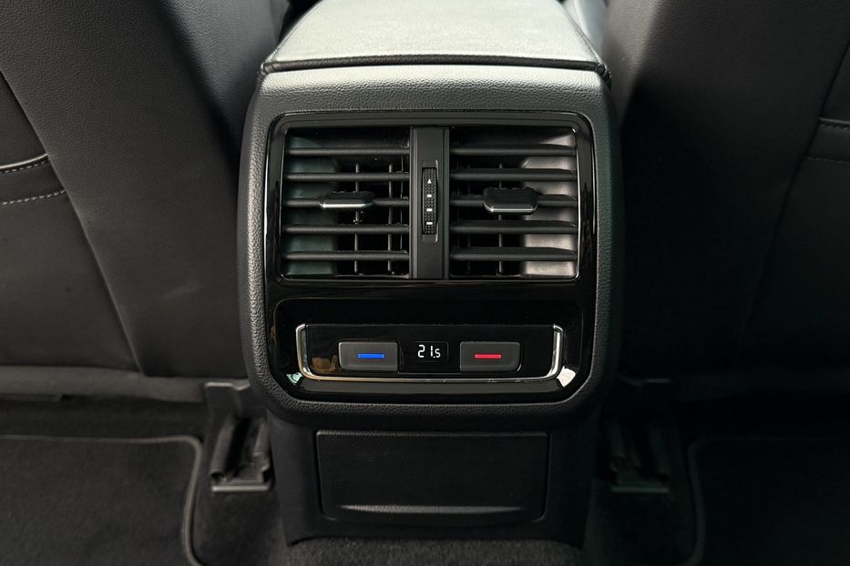 Продам Volkswagen Passat B8 2.0TDI 150к.с. ПАНОРАМА,КАМЕРА 2021 года в Львове