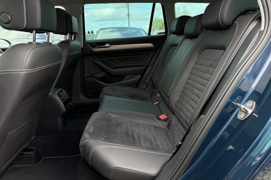 Продам Volkswagen Passat B8 2.0TDI 150к.с. ПАНОРАМА,КАМЕРА 2021 года в Львове