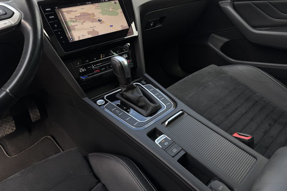 Продам Volkswagen Passat B8 2.0TDI 150к.с. ПАНОРАМА,КАМЕРА 2021 года в Львове
