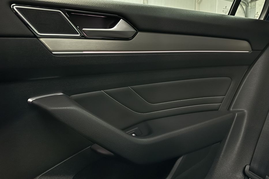 Продам Volkswagen Passat B8 2.0TDI 150к.с. ПАНОРАМА,КАМЕРА 2021 года в Львове