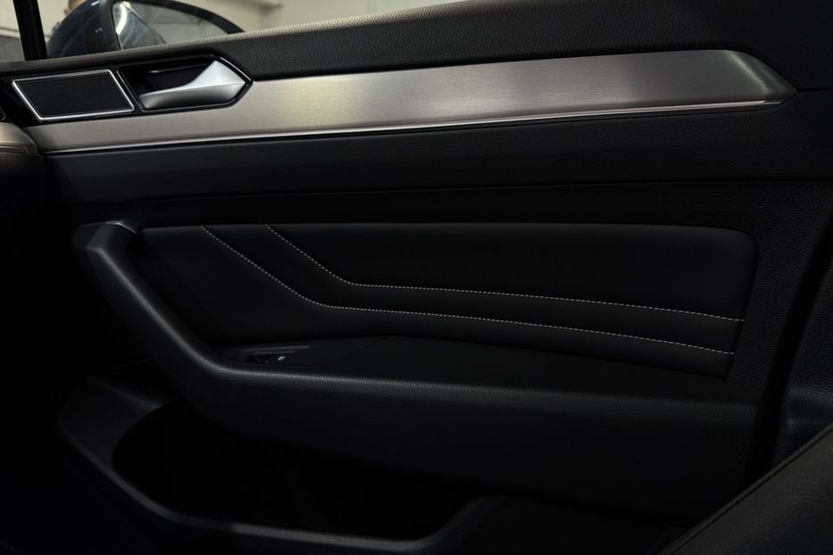 Продам Volkswagen Passat B8 2.0TDI 150к.с. ПАНОРАМА,КАМЕРА 2021 года в Львове