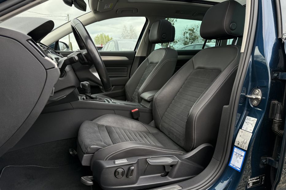Продам Volkswagen Passat B8 2.0TDI 150к.с. ПАНОРАМА,КАМЕРА 2021 года в Львове