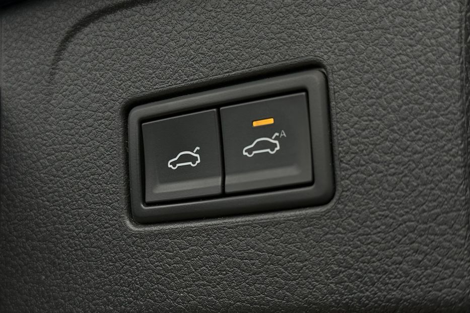 Продам Volkswagen Passat B8 2.0TDI 150к.с. ПАНОРАМА,КАМЕРА 2021 года в Львове