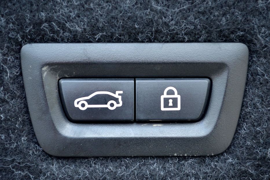 Продам BMW 530 PHEV 2017 года в Одессе