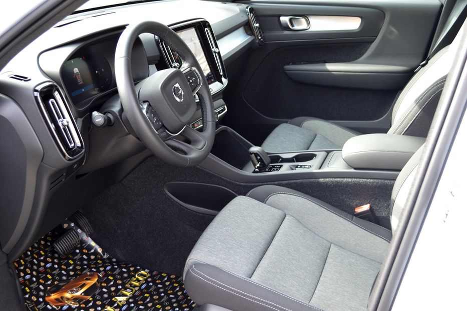 Продам Volvo XC60 XC40 MHEV 2026 года в Одессе