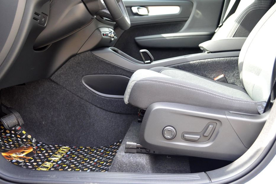 Продам Volvo XC60 XC40 MHEV 2026 года в Одессе