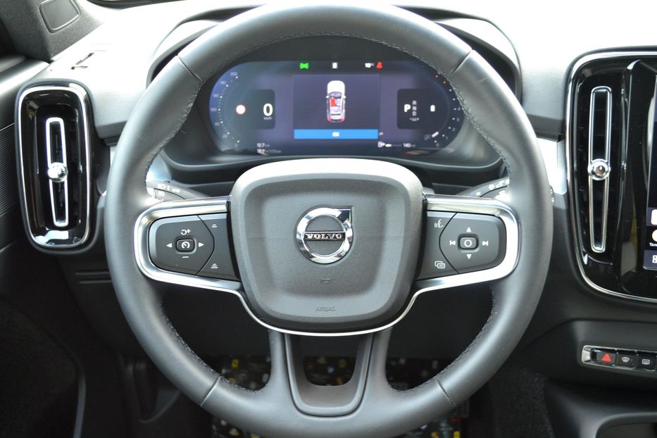 Продам Volvo XC60 XC40 MHEV 2026 года в Одессе