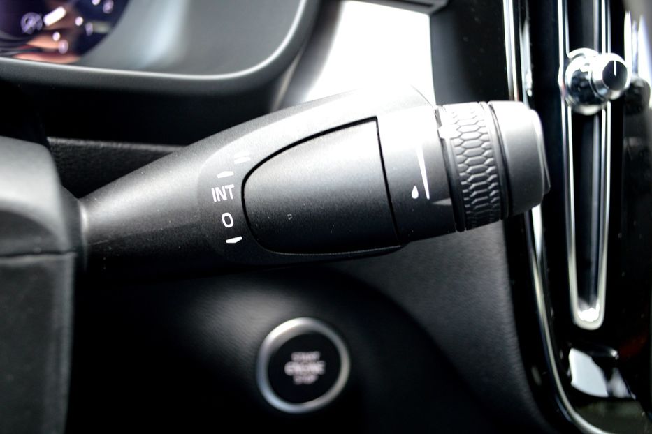 Продам Volvo XC60 XC40 MHEV 2026 года в Одессе