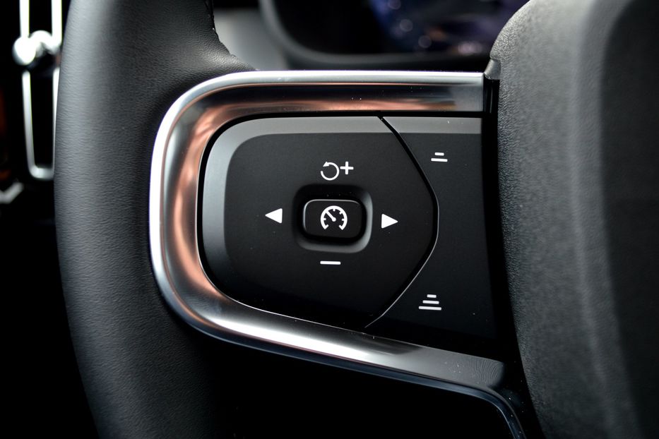 Продам Volvo XC60 XC40 MHEV 2026 года в Одессе