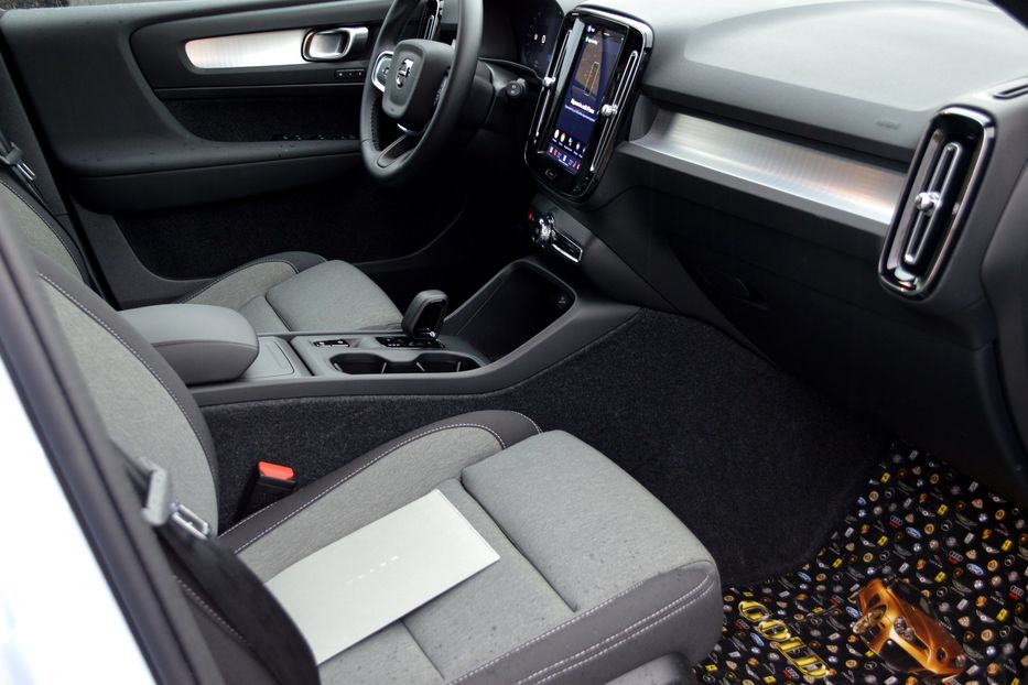 Продам Volvo XC60 XC40 MHEV 2026 года в Одессе