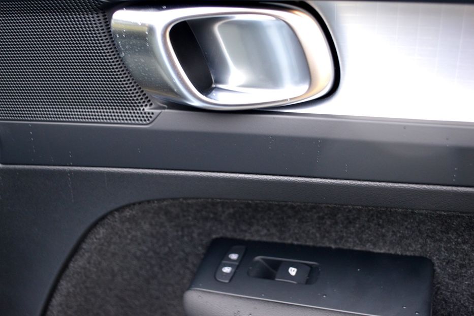 Продам Volvo XC60 XC40 MHEV 2026 года в Одессе