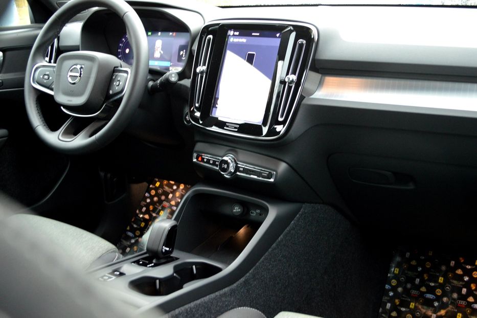 Продам Volvo XC60 XC40 MHEV 2026 года в Одессе