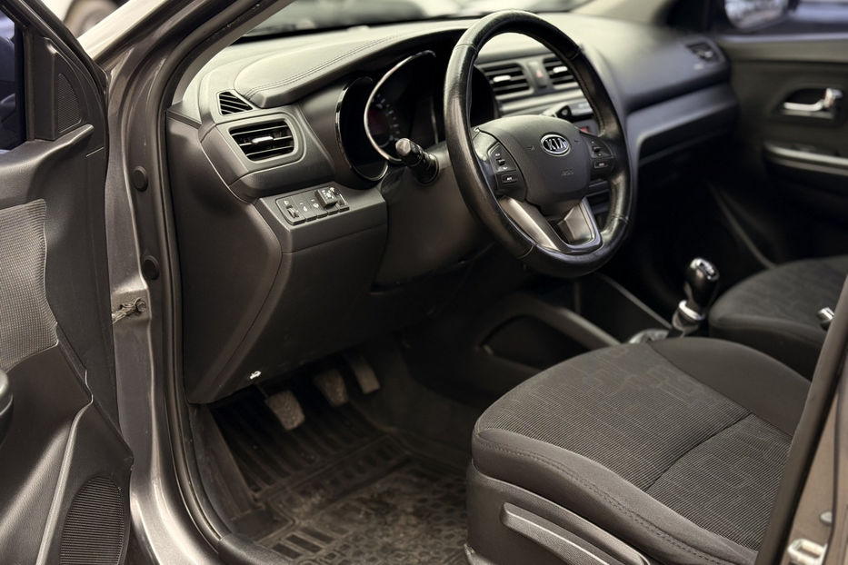 Продам Kia Rio 2012 года в Киеве