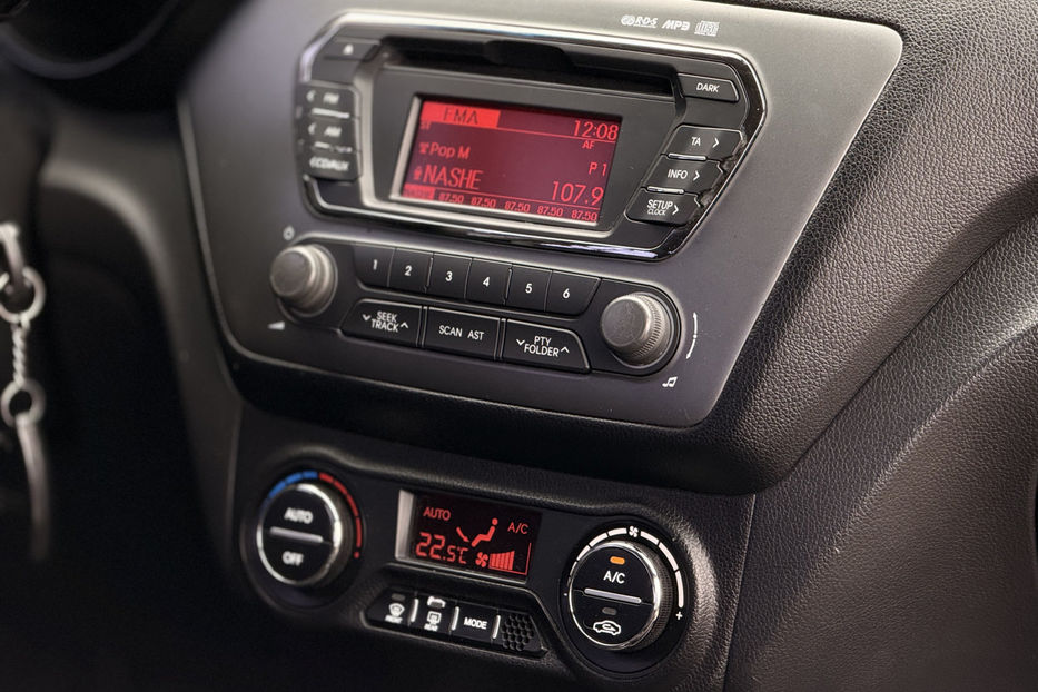 Продам Kia Rio 2012 года в Киеве