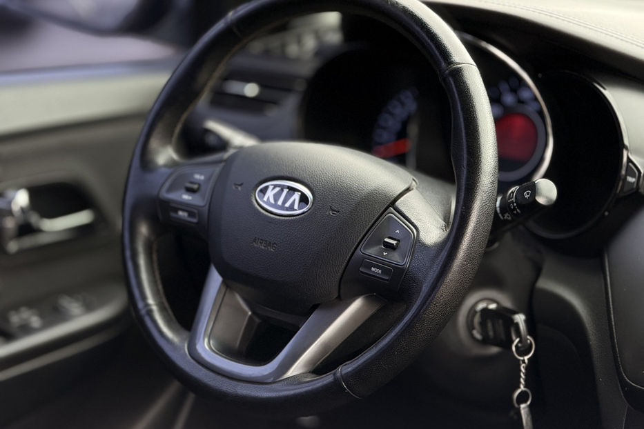 Продам Kia Rio 2012 года в Киеве