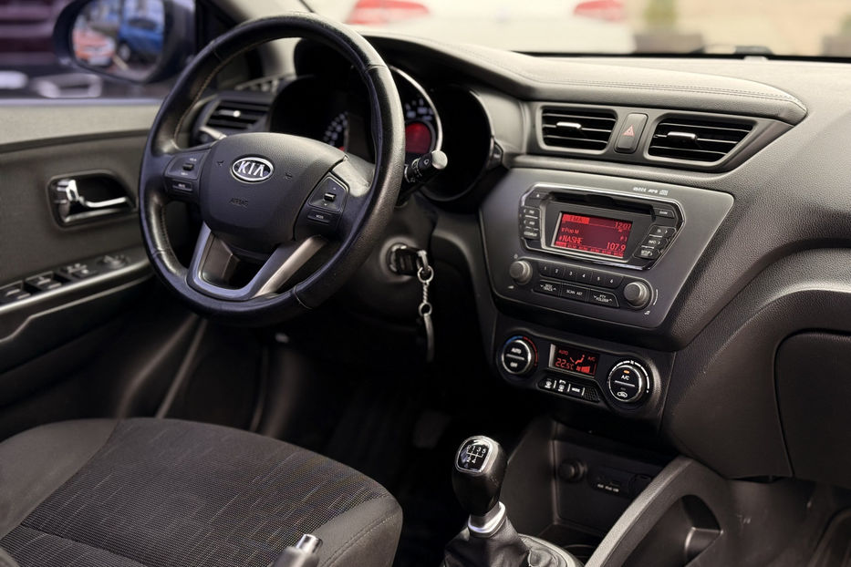 Продам Kia Rio 2012 года в Киеве