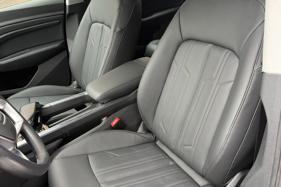 Продам Audi E-Tron 95 KWH, vin 4960 2020 года в Житомире