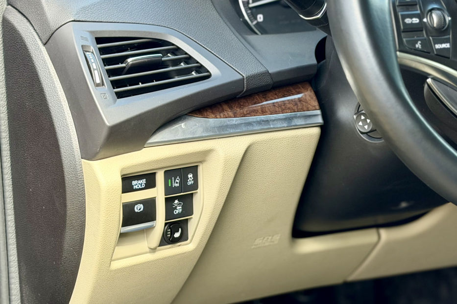 Продам Acura MDX 3.5 AT (290 к.с.) SH-AWD 2017 года в Киеве