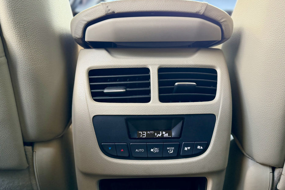 Продам Acura MDX 3.5 AT (290 к.с.) SH-AWD 2017 года в Киеве