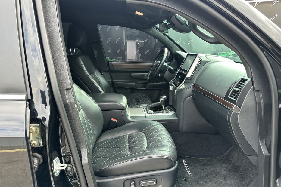 Продам Toyota Land Cruiser 200 B7 AURUM 2018 года в Киеве