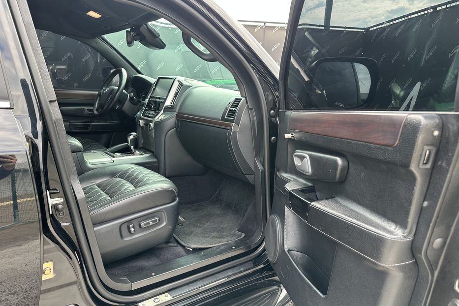 Продам Toyota Land Cruiser 200 B7 AURUM 2018 года в Киеве