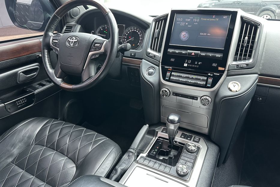 Продам Toyota Land Cruiser 200 B7 AURUM 2018 года в Киеве