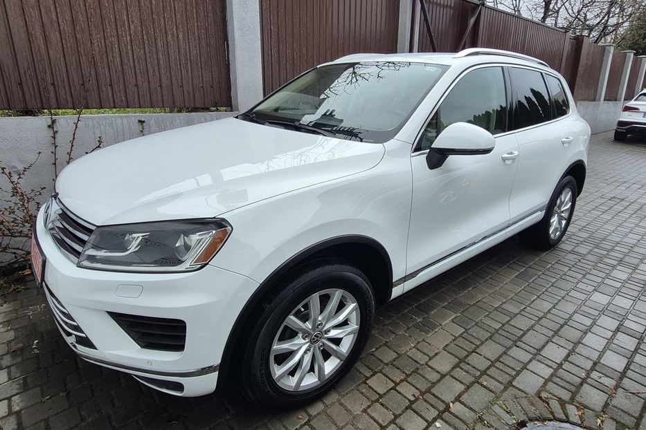 Продам Volkswagen Touareg SPORT 2016 года в Киеве