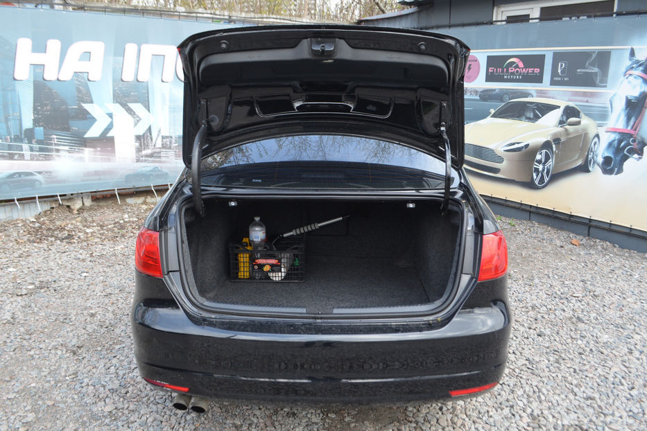 Продам Volkswagen Jetta 2.5 AT (170 к.с.) • SE 2012 года в Киеве