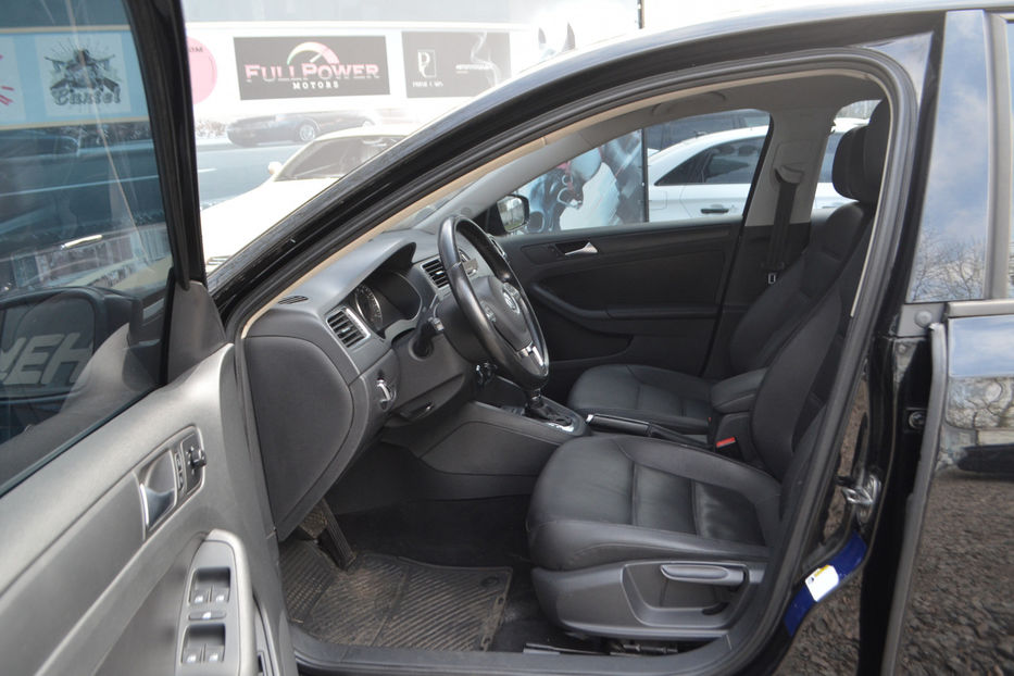 Продам Volkswagen Jetta 2.5 AT (170 к.с.) • SE 2012 года в Киеве