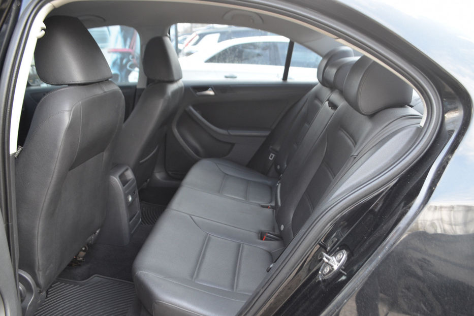 Продам Volkswagen Jetta 2.5 AT (170 к.с.) • SE 2012 года в Киеве